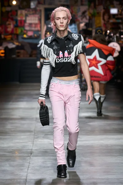 Look 44